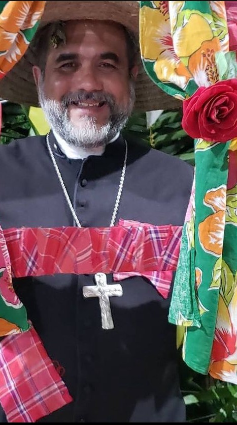 Padre Kelmon ou Jorge Aragão? Relembre quem foi dançarino da banda  Carrapicho | Cultura | O Globo