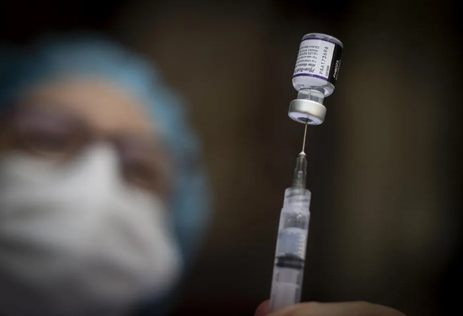 Vacinas bivalentes começam a ser aplicadas hoje no Rio