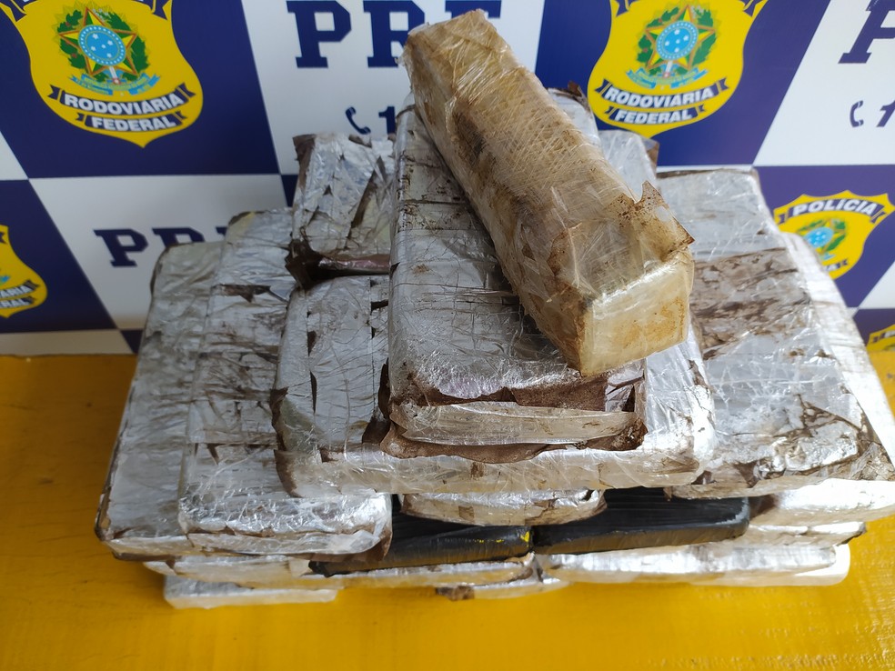 Mais de 20kg de droga apreendida em Ariquemes, RO — Foto: PRF/Divulgação