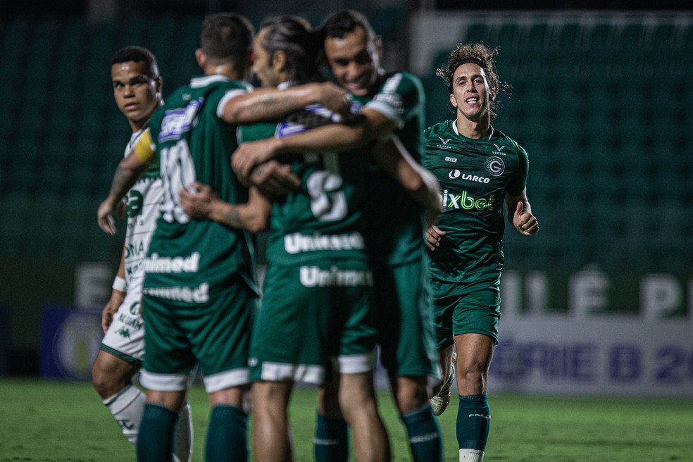 Goiás entrou no G-4 na última rodada, ao vencer o Guarani por 2 a 1 — Foto: Heber Gomes/AGIF