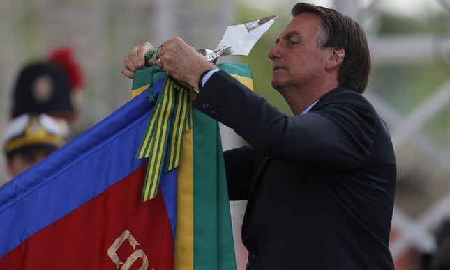 Jair Bolsonaro participa da cerimônia da Medalha Mérito Tamandaré