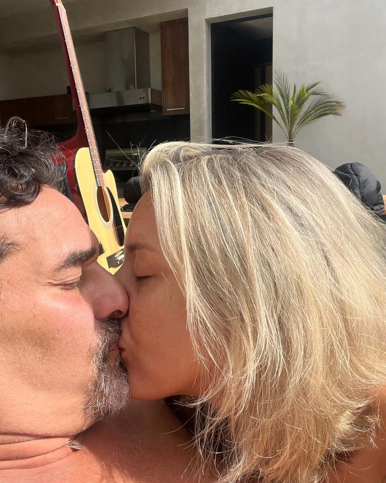 Após alta de hospital, Luciano Szafir comemora Dia dos Namorados e se declara (Foto: Reprodução / Instagram)