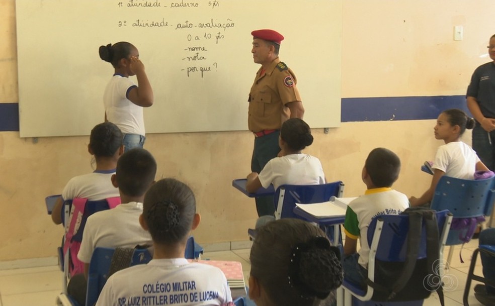 Projeto para escola cívico-militar contratará militares inativos das Forças Armadas para trabalharem 8 horas diárias. — Foto: Reprodução/RRTV