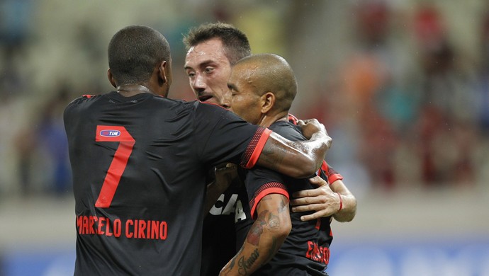 Raphael Rezende: Fla caminha para ter um dos melhores elencos do Brasil