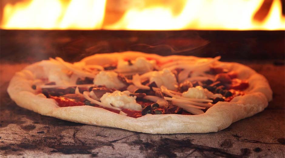 Pizza e lenha: dupla deixa ar mais poluído (Foto: Reprodução)