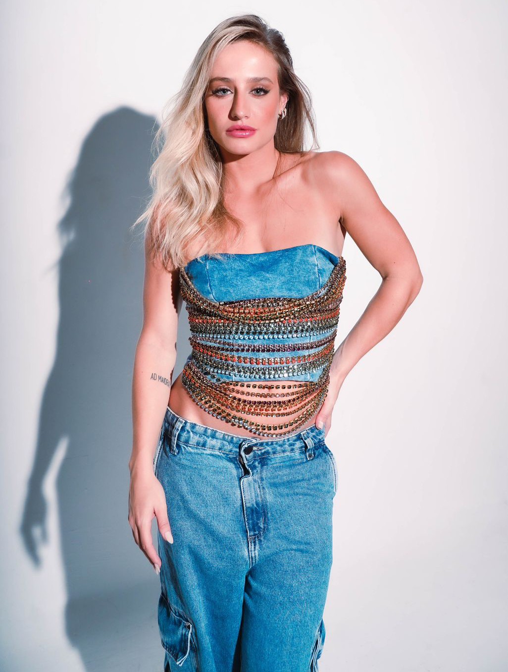 Bruna Griphao aproveita visibilidade no 'BBB 23' e, mesmo confinada, se lança como cantora com o single 'Bandida'