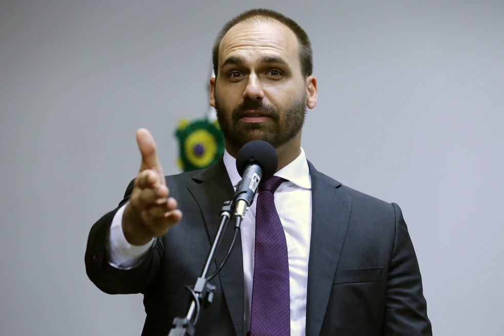Executiva do PSL recomenda suspensão de Eduardo Bolsonaro e 13