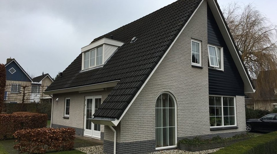 Telhados da holandesa Zep Solar inserem painéis solares na cerâmica e saem do desenho tradicional dessa tecnologia (Foto: Facebook/Zep Solar)