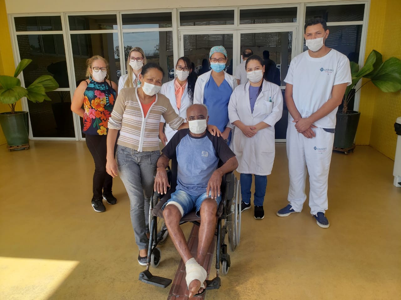 Motorista que caiu no 'Portão do Inferno' deixa hospital de Cuiabá