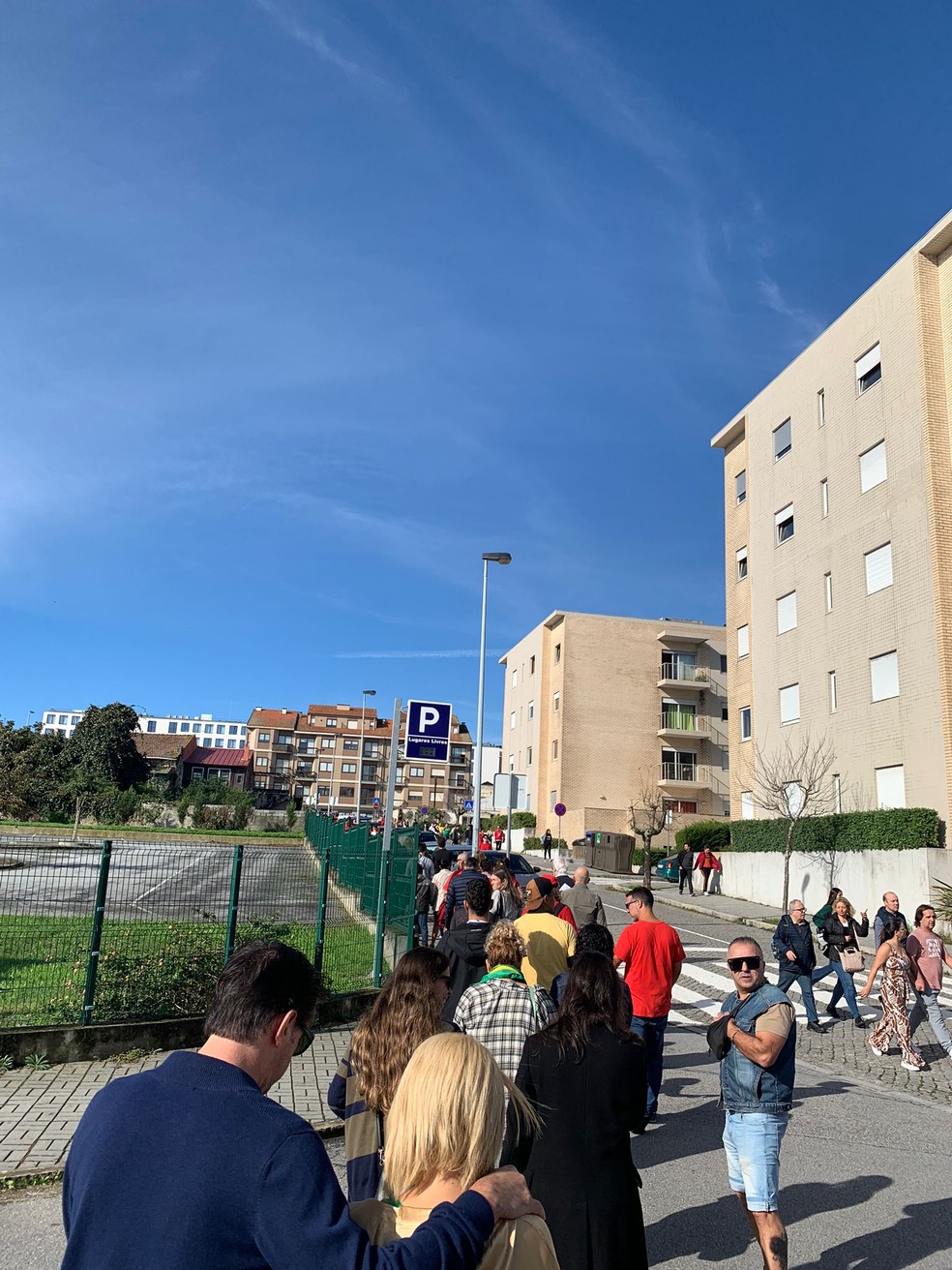 Filas em Porto, Portugal. — Foto: Mariana Molinari