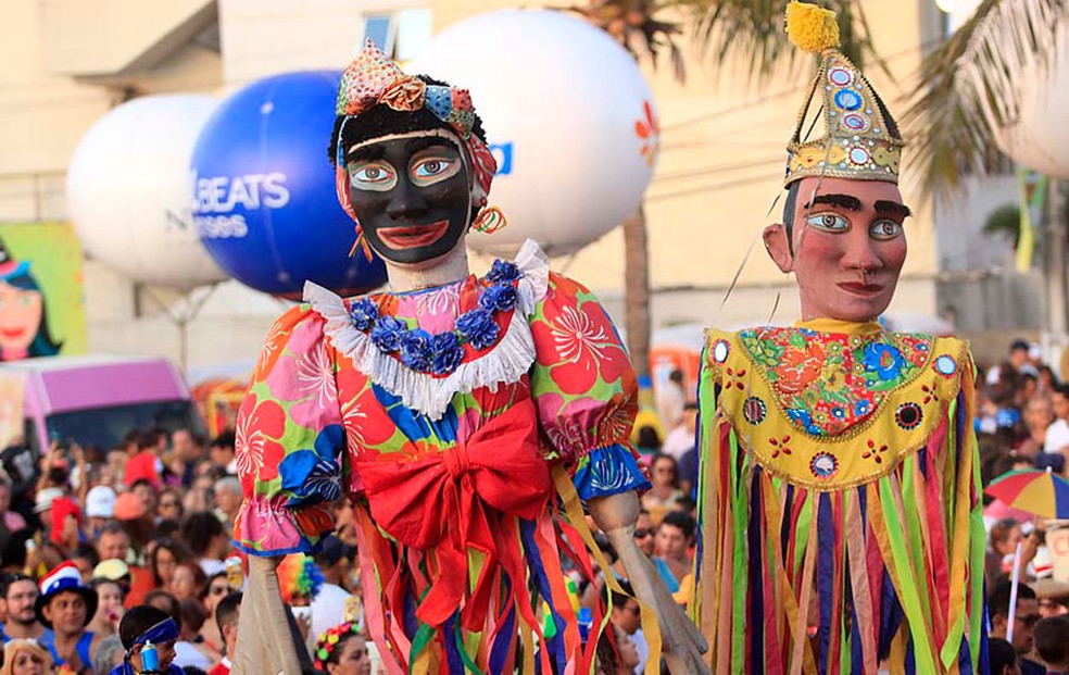 Poetas, Carecas, Bruxas e Lobisomens animou foliões no sábado de carnaval (Foto: Canindé Soares)
