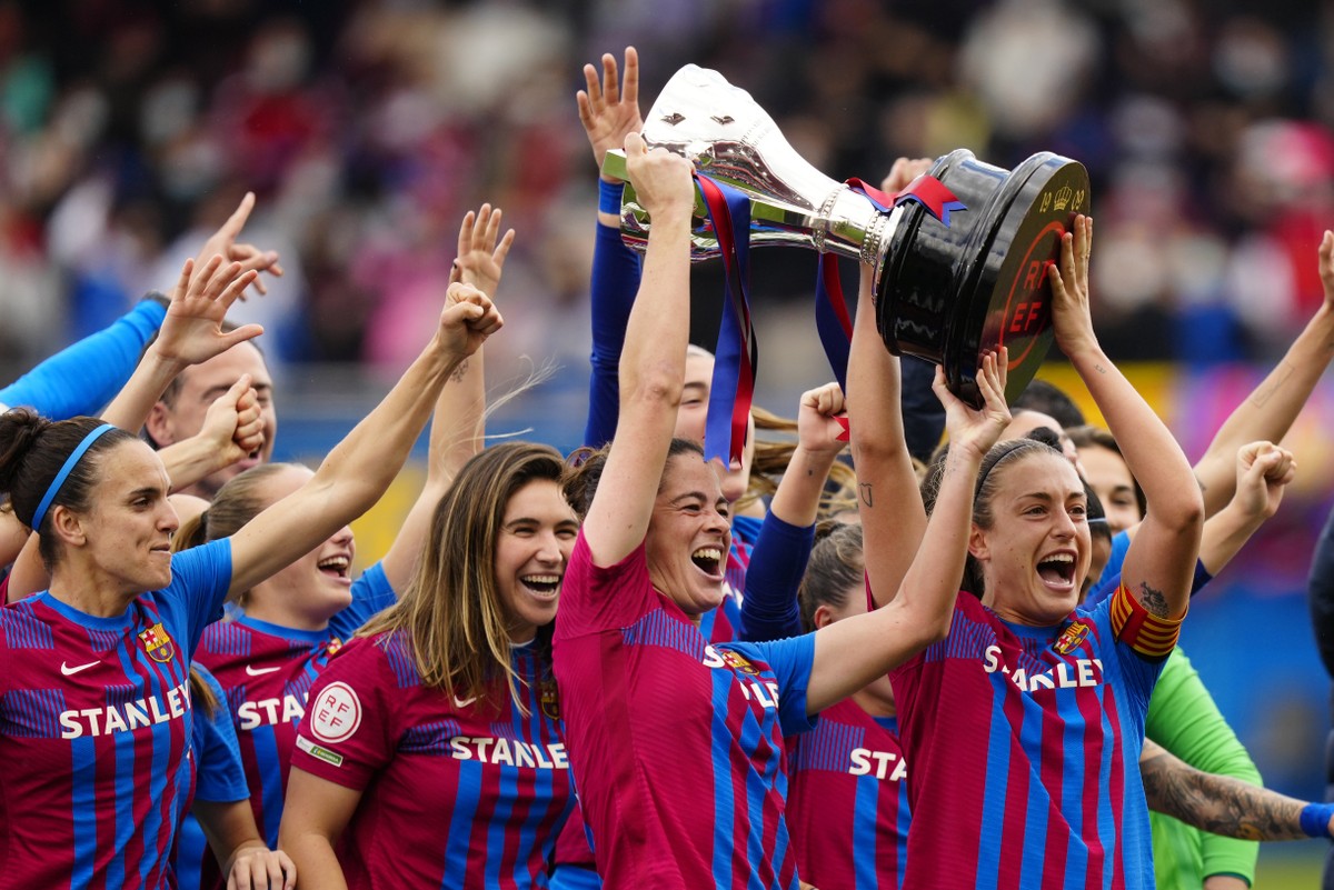 Barcelona aplasta al Real Madrid y conquista al Espanyol femenino con seis partidos más |  fútbol español