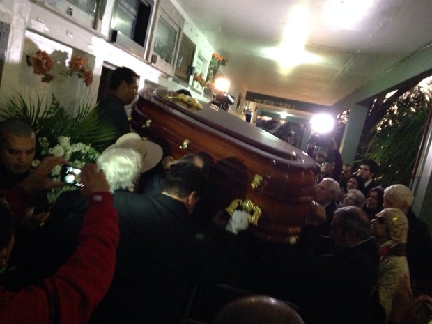 Enterro de Nico Fagundes (Foto: Giulia Perachi/RBS TV)