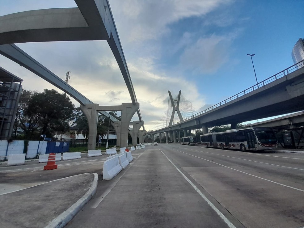 Avenida Roberto Marinho, na Zona Sul de SP — Foto: Gustavo Honório/g1