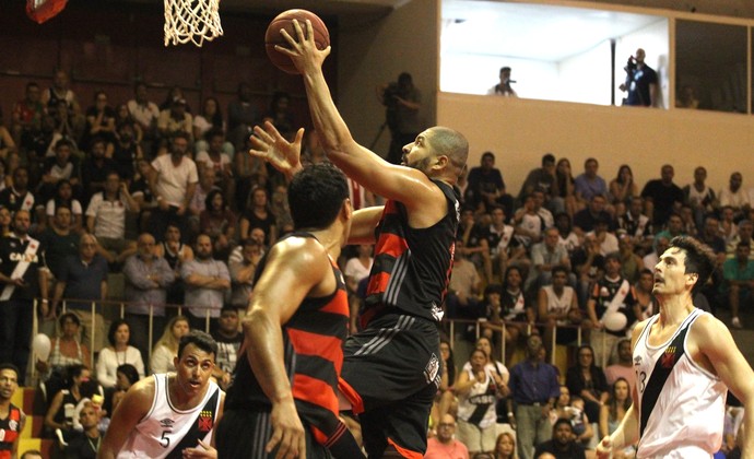 Olivinha Vasco Flamengo estadual basquete (Foto: Gilvan de Souza/Flamengo)