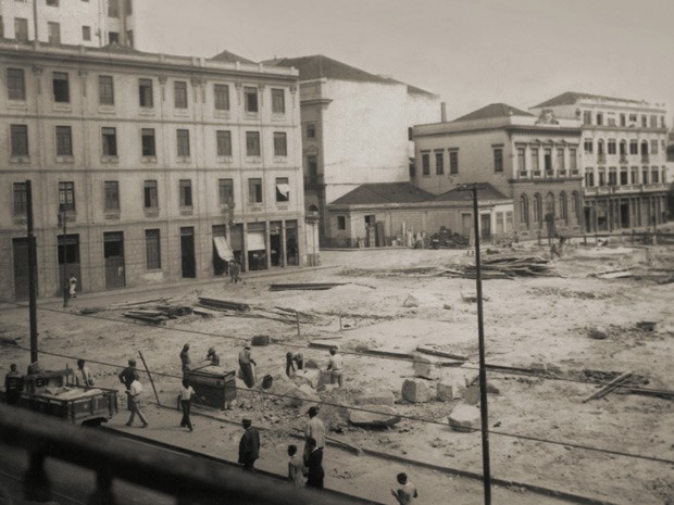 Travessa Belas Artes logo após a demolição da antiga Escola Nacional de Belas Artes, em 1938 (Foto: Arquivo/Mongeral Aegon)