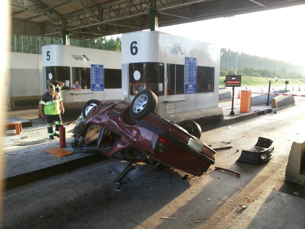 Motorista ficou preso às ferragens (Foto: Tiago Domiciano/Arquivo Pessoal)