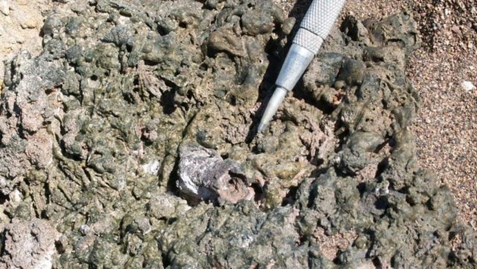 Essas rochas com formações cristalianas não têm valor comercial, mas são muito valiosas para os estudos de geologia — Foto: Nicolás Blanco (via BBC)