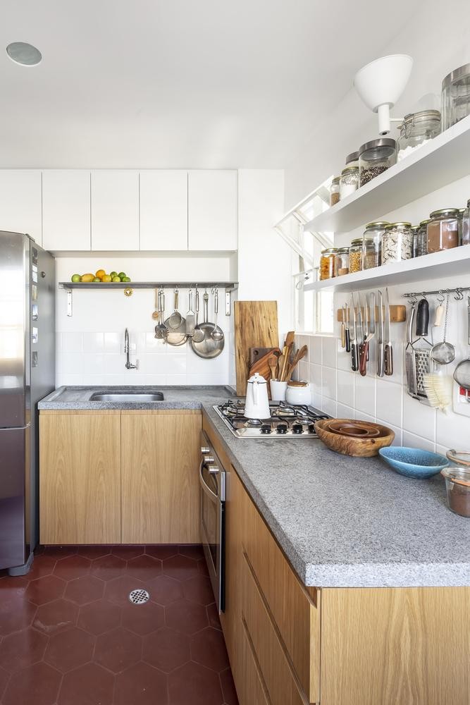 Décor do dia: cozinha minimalista com bancada em L (Foto: Divulgação)