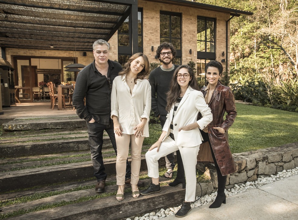 Patricia Pedrosa com Emilio Dantas, Fabio Assunção, Maria Ribeiro e Sara Antunes, parte do elenco de "Todas as Mulheres do Mundo" — Foto: João Miguel Júnior