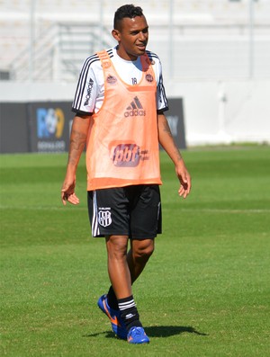 Perto do fim do contrato com Cruzeiro, Gilson pensa em continuar na Ponte