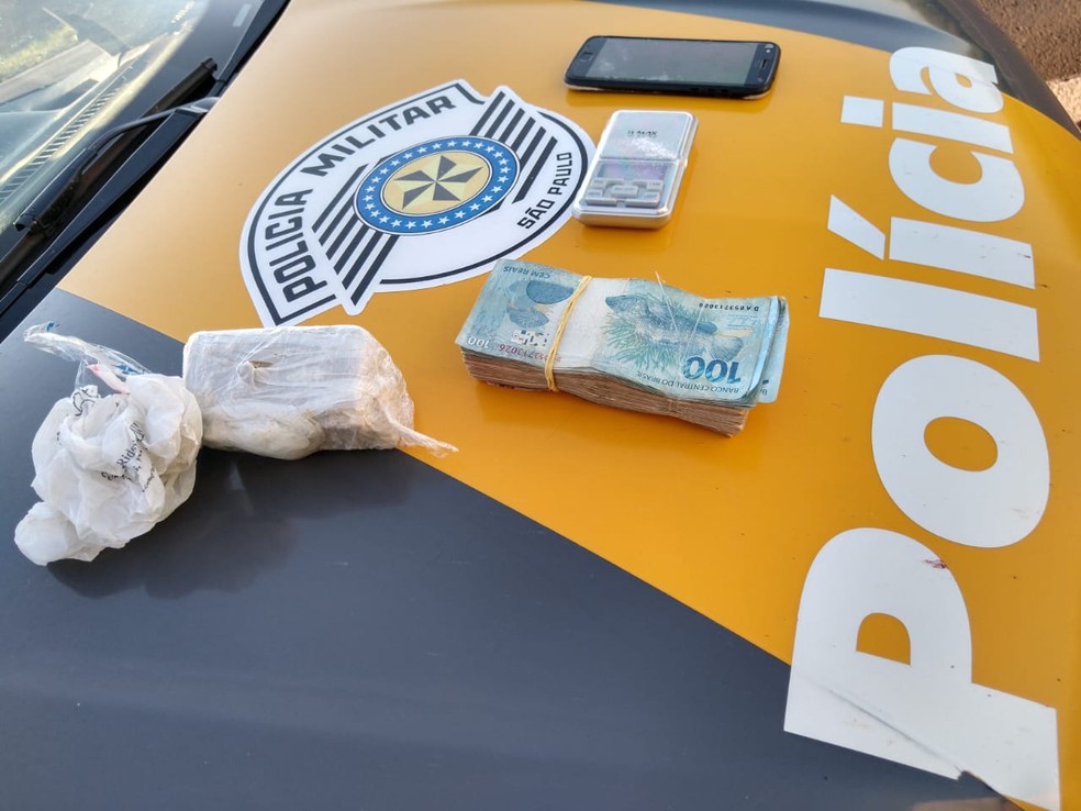 Motorista foi preso em flagrante em Iep&ecirc; &mdash; Foto: Pol&iacute;cia Militar Rodovi&aacute;ria