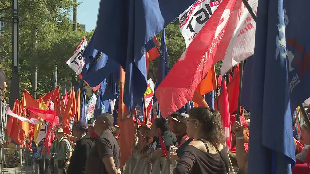 Centrais sindicais voltam a fazer evento único no Centro de SP para comemorar o Dia do Trabalhador  — Foto: Reprodução/TV Globo