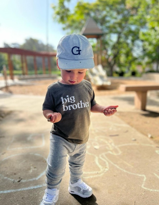 Gus, filho de Mandy Moore (Foto: Reprodução/Instagram)