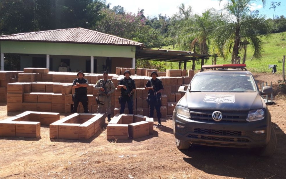 Bombons roubados recuperados pela polÃ­cia em LuziÃ¢nia (Foto: DivulgaÃ§Ã£o/PolÃ­cia Militar)