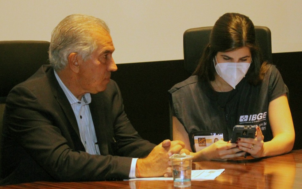 Governador Reinaldo Azambuja foi o primeiro a responder o Censo 2022 — Foto: Chico Ribeiro/ Reprodução 