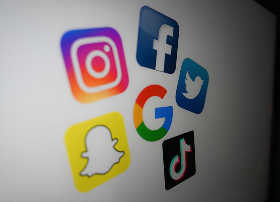 Logos de Facebook, Instagram, Twitter, Google, Snapchat e TikTok. — Foto: DENIS CHARLET/AFP