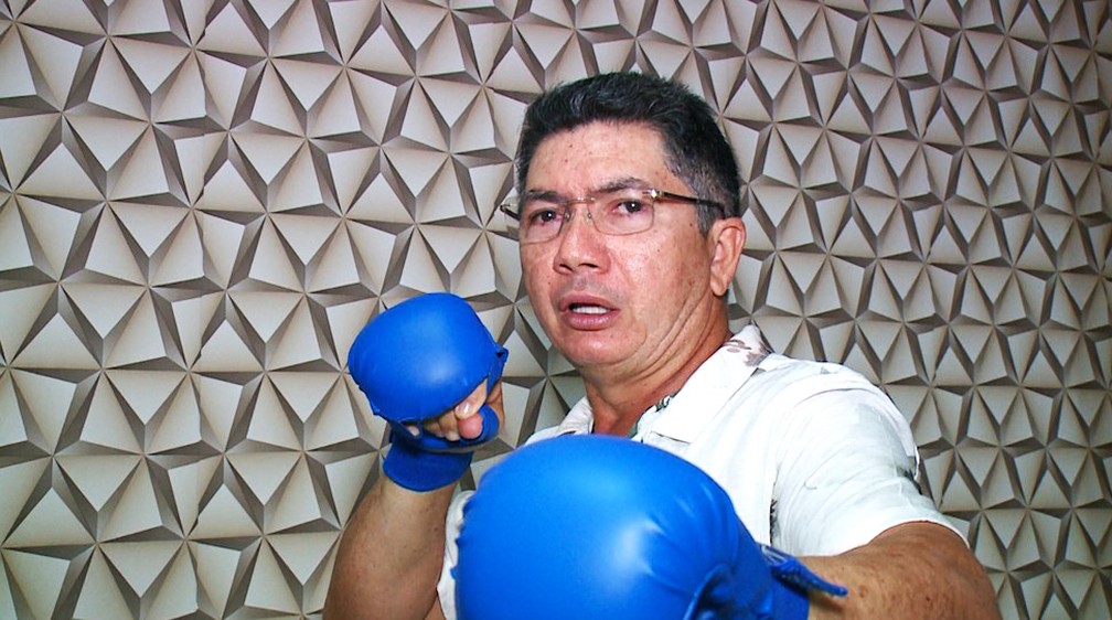Pai de Whindersson faz sua aposta na luta do filho contra Popó  — Foto: Gustavo Cavalcante