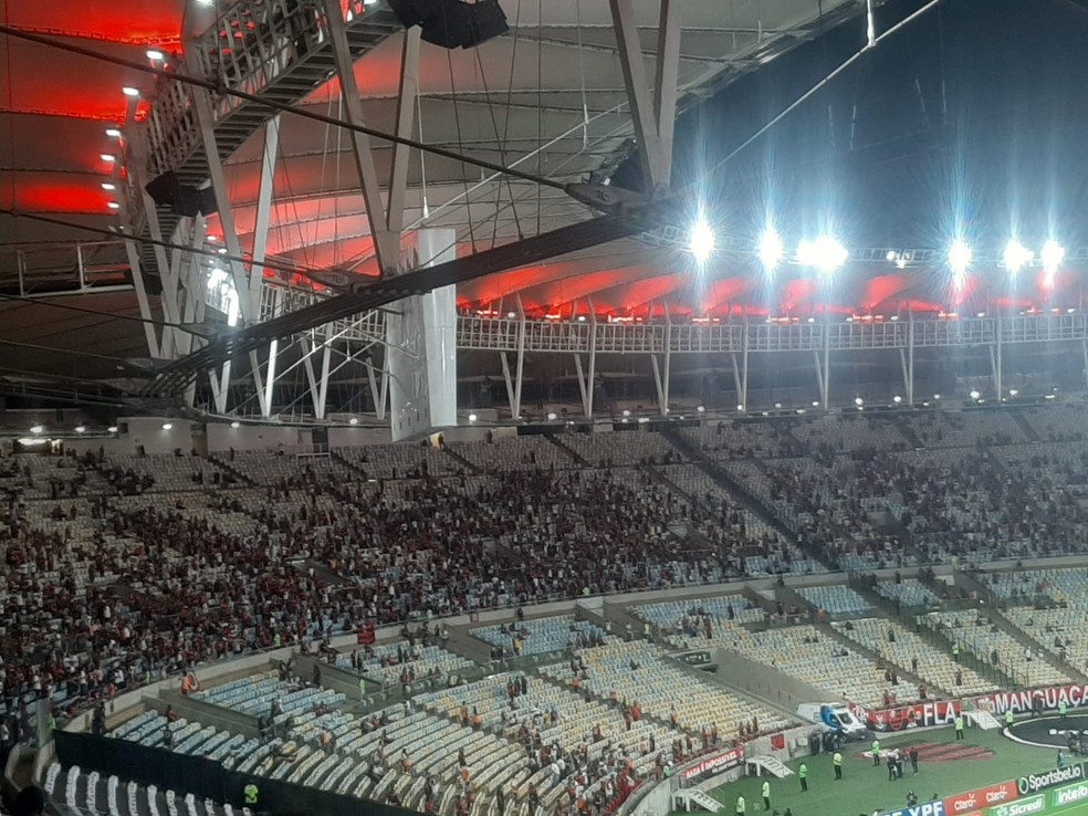 Aglomeração no setor norte do Maracanã em Flamengo x Grêmio — Foto: Felipe Schmidt