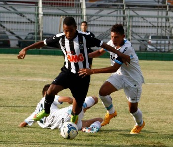 Nos pênaltis, Grêmio bate Atlético-MG e se garante na semifinal do sub-20