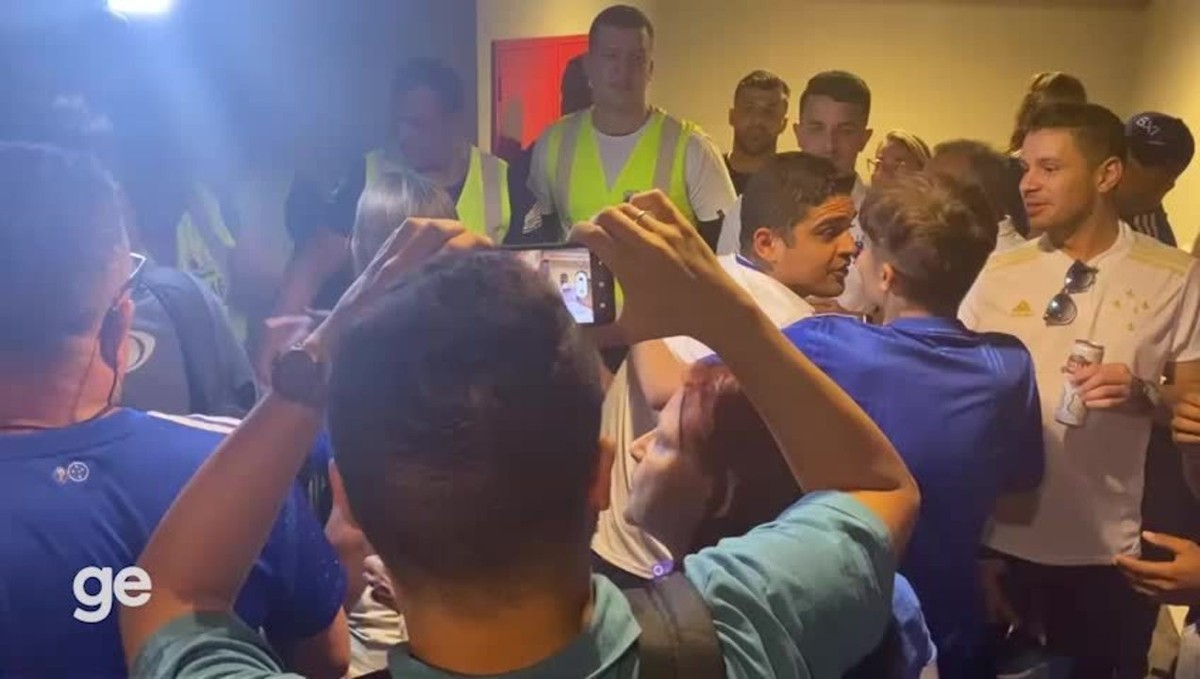 Cruzeiro: Ronaldo’s departure from Mineirão creates confusion between security guards and enthusiasts, who curse the mentor  video |  cruise