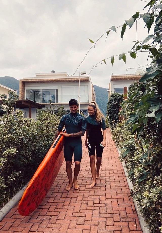 Gabriel Medina e Yasmin Brunet (Foto: Reprodução/Instagram )