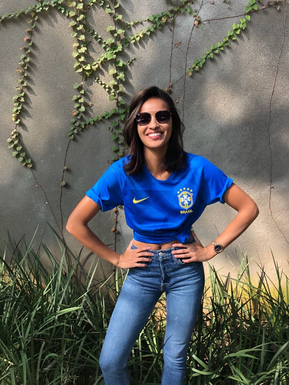 EXCLUSIVO: a top Gracie Carvalho também já está pronta para assistir ao jogo (Foto: divul)