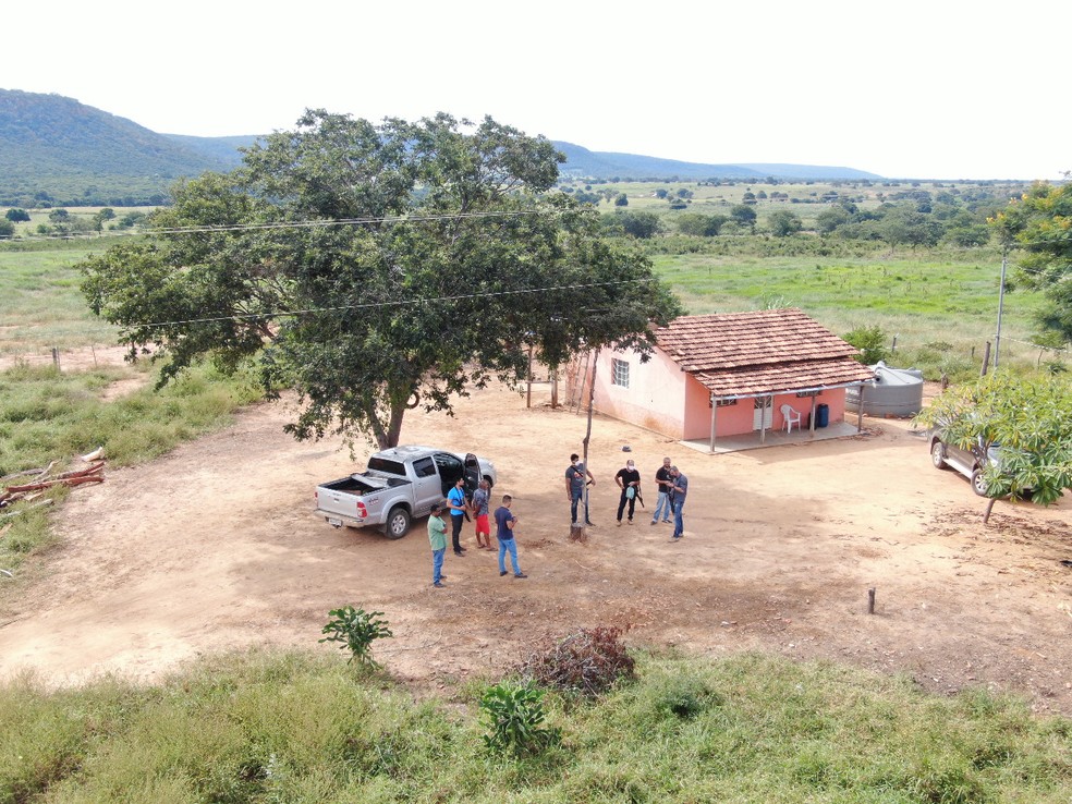 Imagem do local onde o investigado foi encontrado — Foto: Polícia Civil / Divulgação