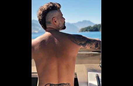 Bruno Gagliasso é outro ator que costuma exibir as suas tatuagens nas redes sociais Divulgação