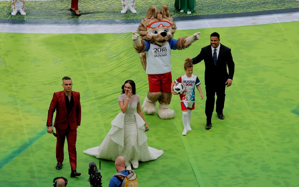Robbie Williams, Aida Garifullina e Ronaldo se apresentam na abertura da Copa do Mundo 2018, em Moscou, na Rússia (Foto: Maxim Shemetov/Reuters)
