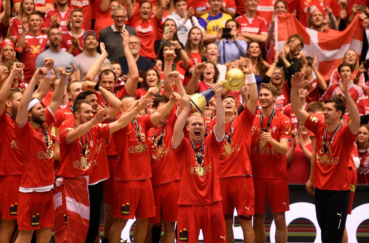 Dinamarca derrota a Noruega e é campeã mundial de handebol pela