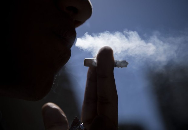 Fumantes possuem mais riscos com o covid-19 (Foto: Marcelo Camargo/ Agência Brasil)