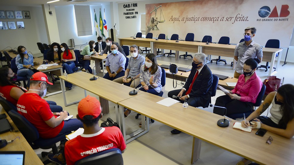 Reunião entre UFRN, famílias e Poder Público — Foto: Cícero Oliveira/UFRN