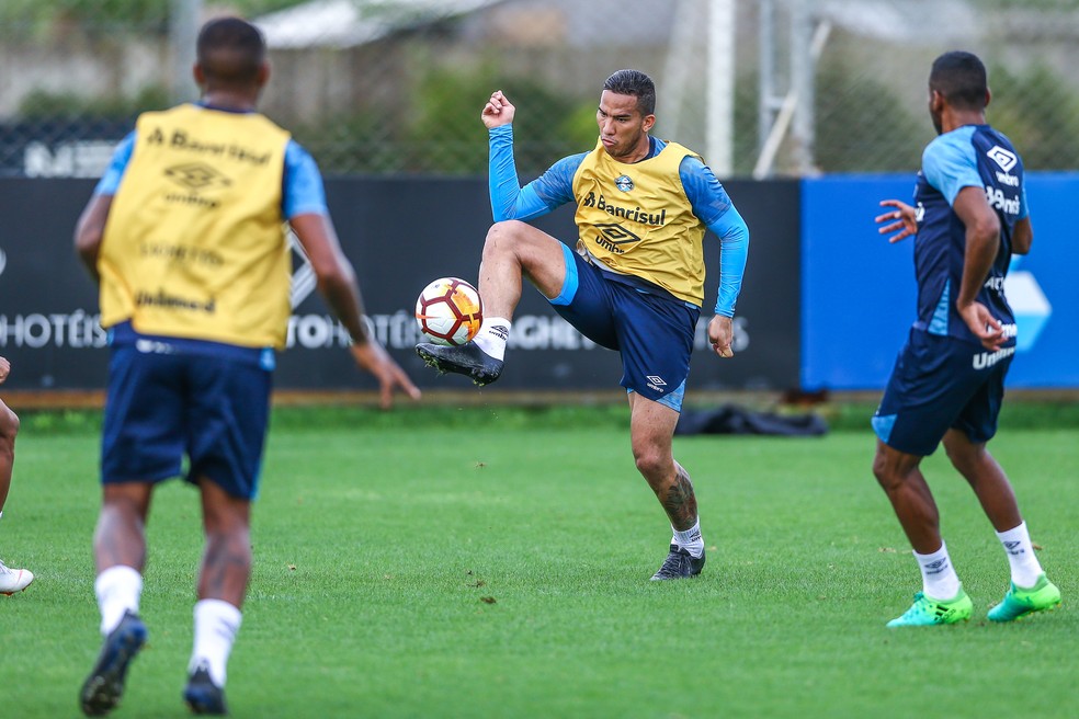 Jael treinou normalmente no domingo e na segunda — Foto: Lucas Uebel/Grêmio/Divulgação