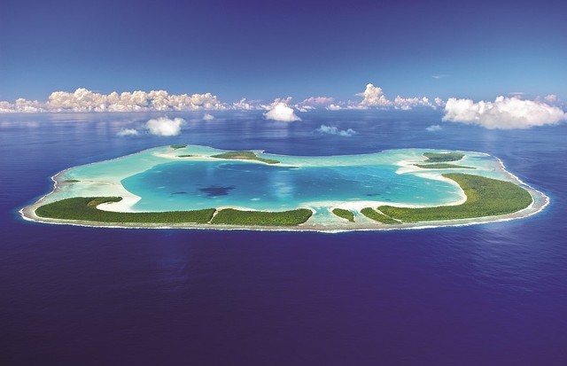 Atualizando localização: eis o atol que abriga o The Brando Resort, no meio do Oceano Pacífico, Polinésia Francesa  (Foto: Reprodução/ Instagram)