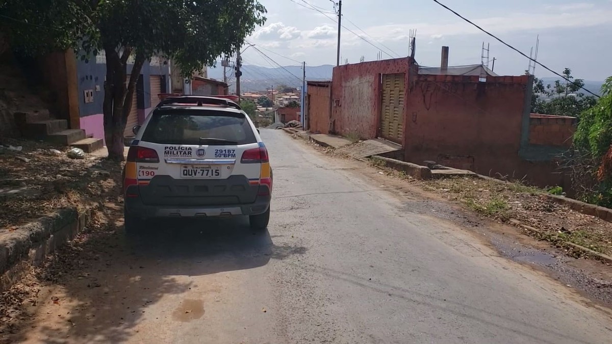 Mulher fica ferida após ser atingida com golpes de canivete em Montes Claros