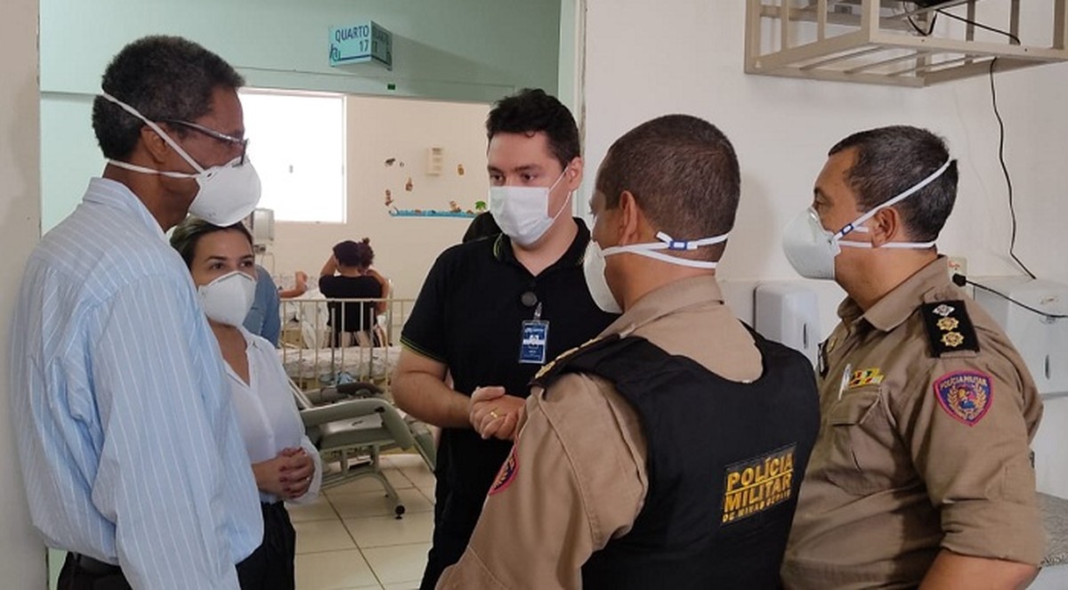 Após PM ser chamada para registrar boletins por demora de atendimento no HU, comandante visita hospital; unidade está superlotada há 2 meses