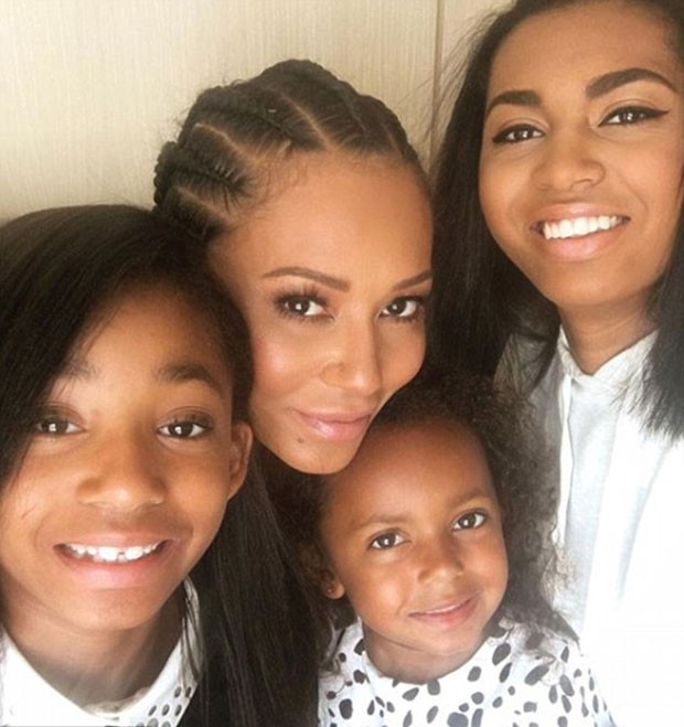 Mel B com suas três filhas: Phoenix, Angel e Madison (Foto: Reprodução/Instagram)
