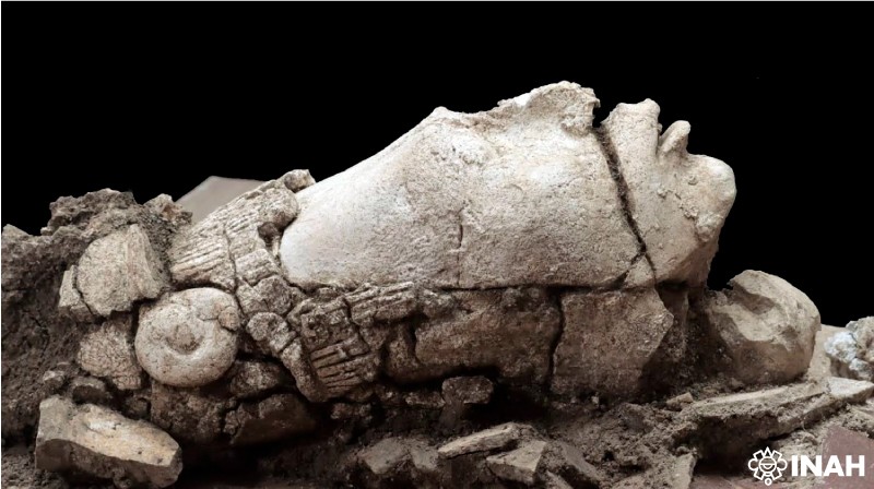Escultura do deus do milho, escondida durante 1.300 anos em zona arqueológica do México (Foto: Reprodução/INAH)