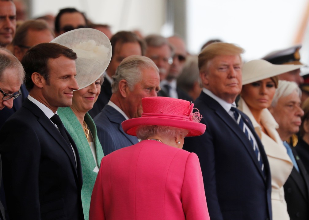 Rainha Elizabeth II chega ao evento de comemoração dos 75 anos do Dia D nesta quarta-feira (5) em Portsmouth, na Inglaterra. — Foto: Carlos Barria/Reuters